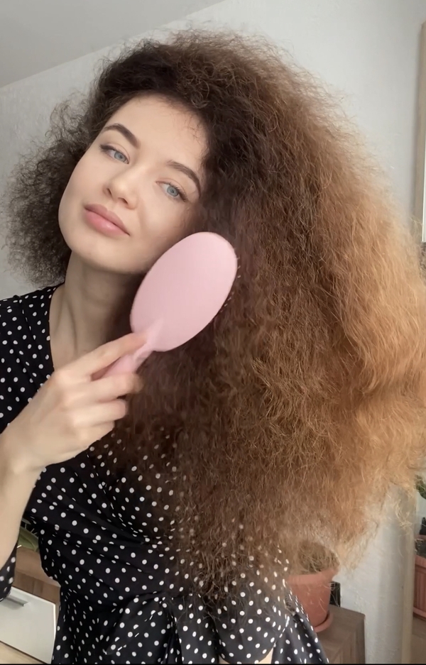 Free Lorena Photos - Fan of Hair