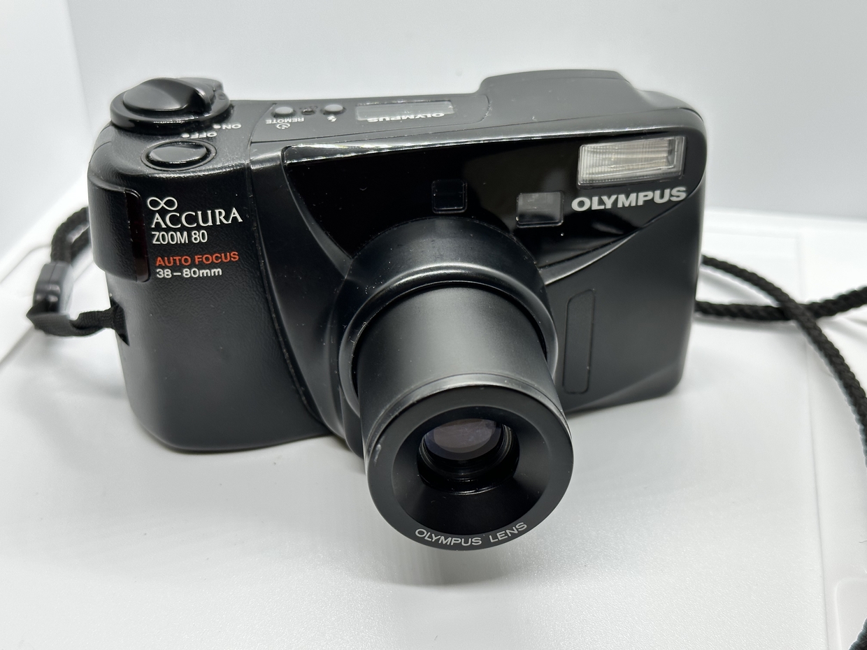 OLYMPUS INFINITY ACCURA ZOOM 80 DLX Natural by K.B Photography
